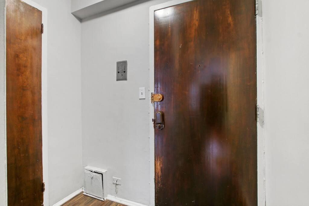 Apartment 1br Bright And Airy In Hyde Park - Hyde Park 109 And 209 Rep Chicago