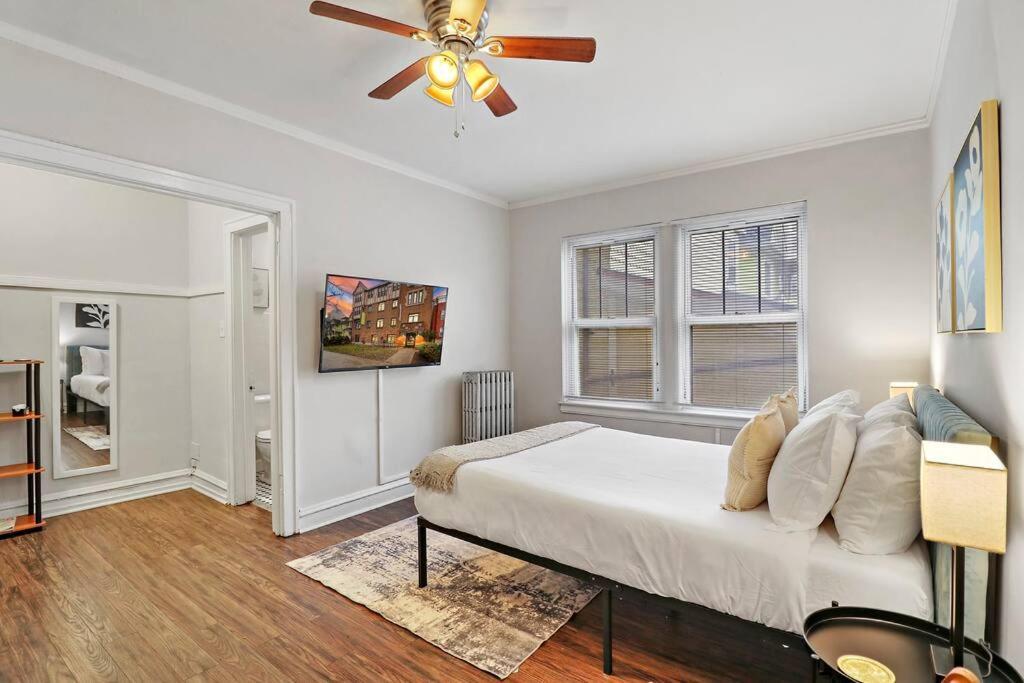 Charm In - Kenwood 205 Chicago