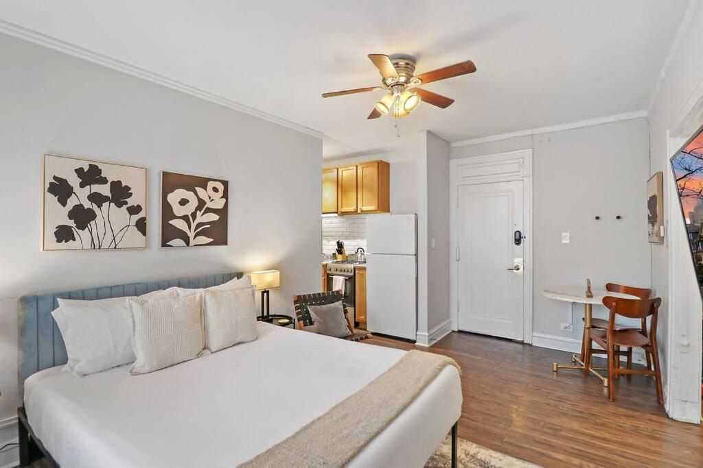 Charm In - Kenwood 205 Chicago