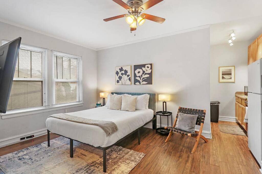 Charm In - Kenwood 205 Chicago