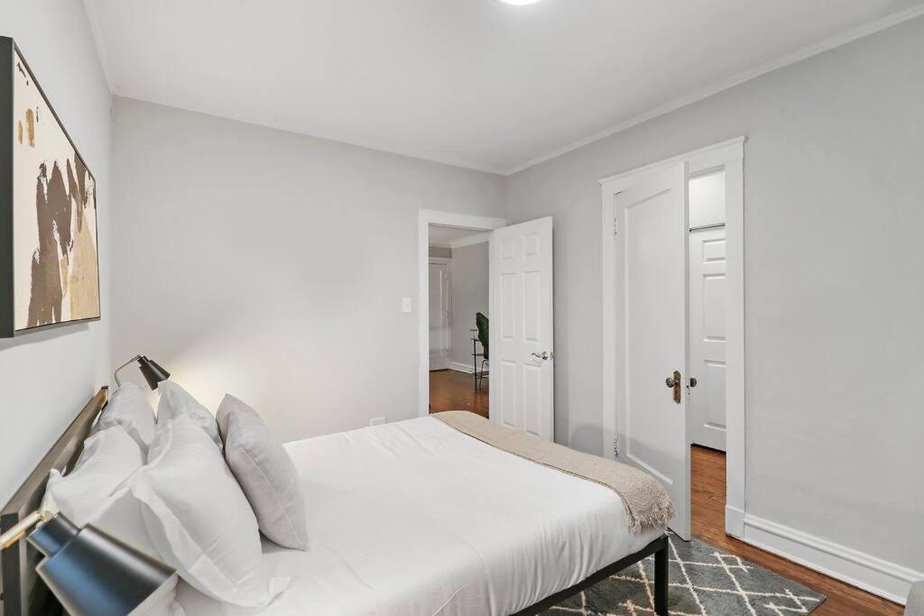 Elegant & Stylishly 1br Fully Furnished - Lincoln 205 Apartment