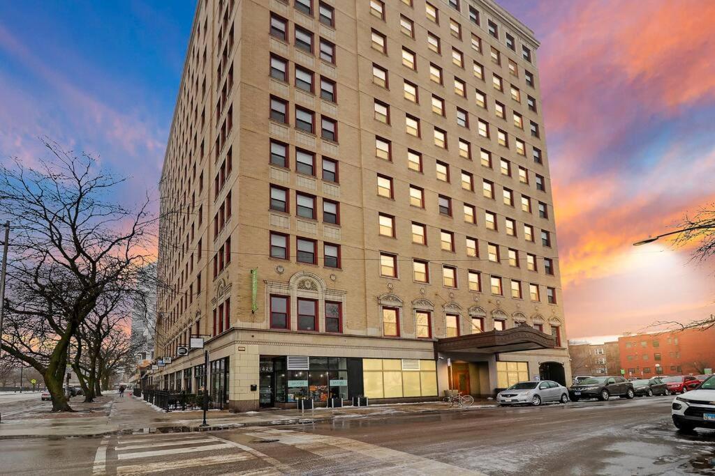 Cozy & Radiant 2br - Bstone 605