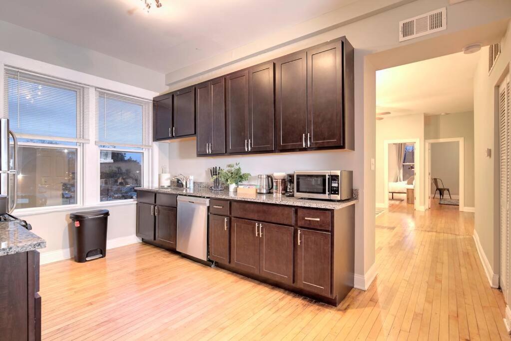 Apartment Spacious 3bedroom Family Oasis In Irving Park That Sleeps 8 Guests Chicago