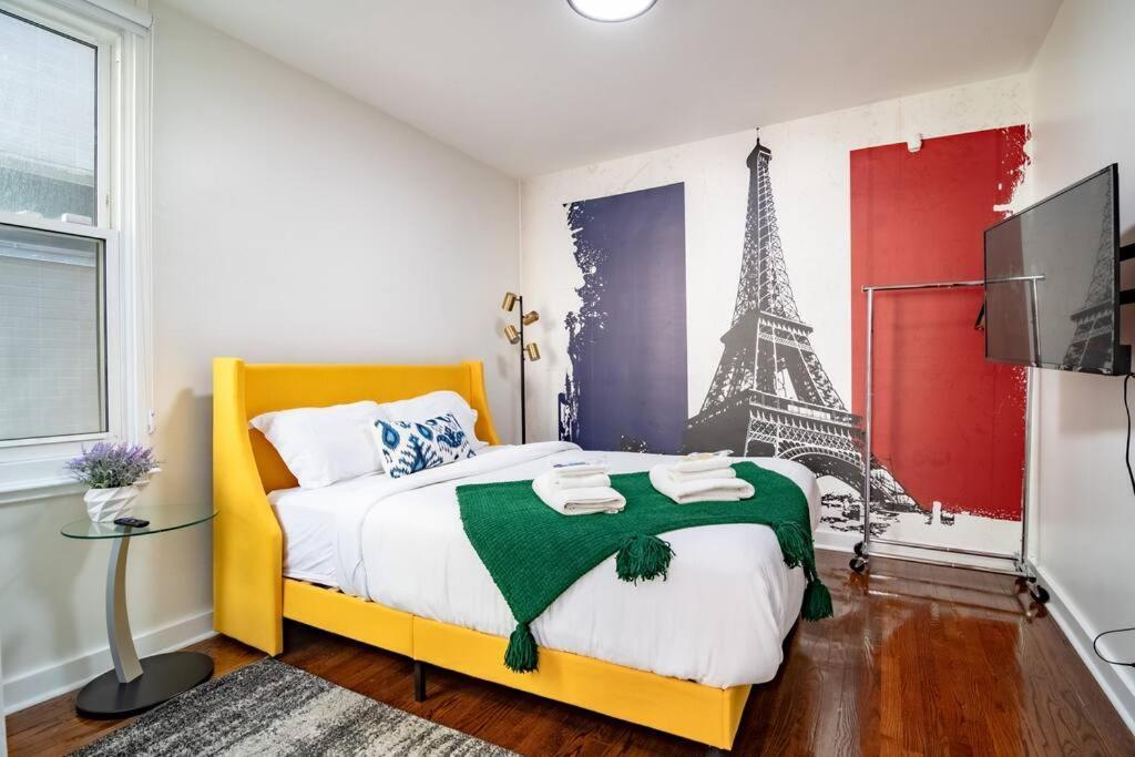 Apartment French Design Luxurious Downtown 3Br Suite Sleeps 8 Guests *