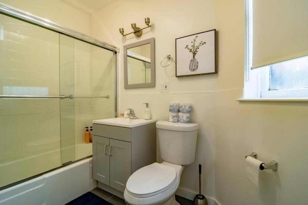 Apartment Beautiful Magnificent Mile/rush Street For Up To 8 Guests With Optional Valet Parking *