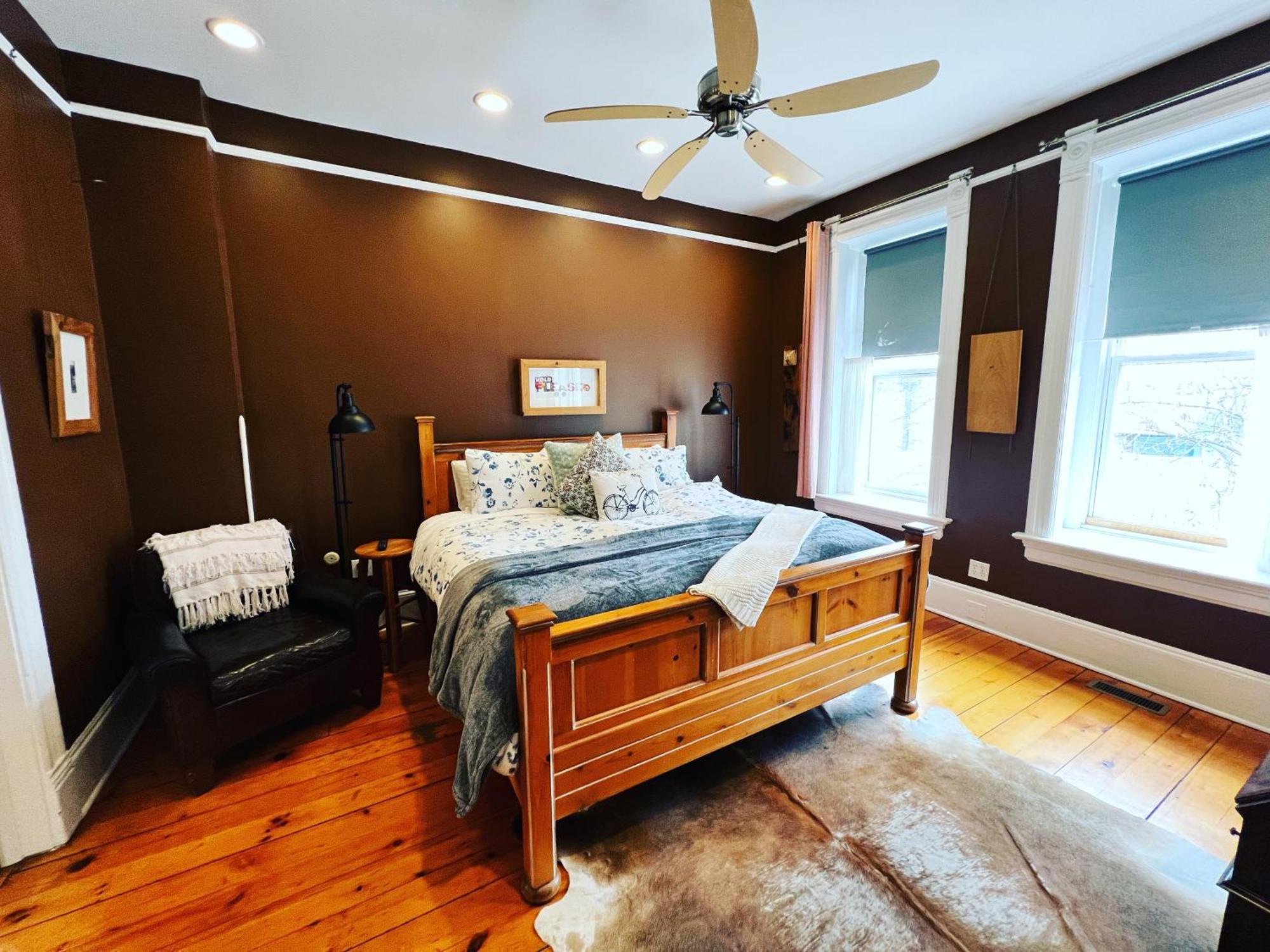 Iklektik House // Cardinal Apartment Chicago