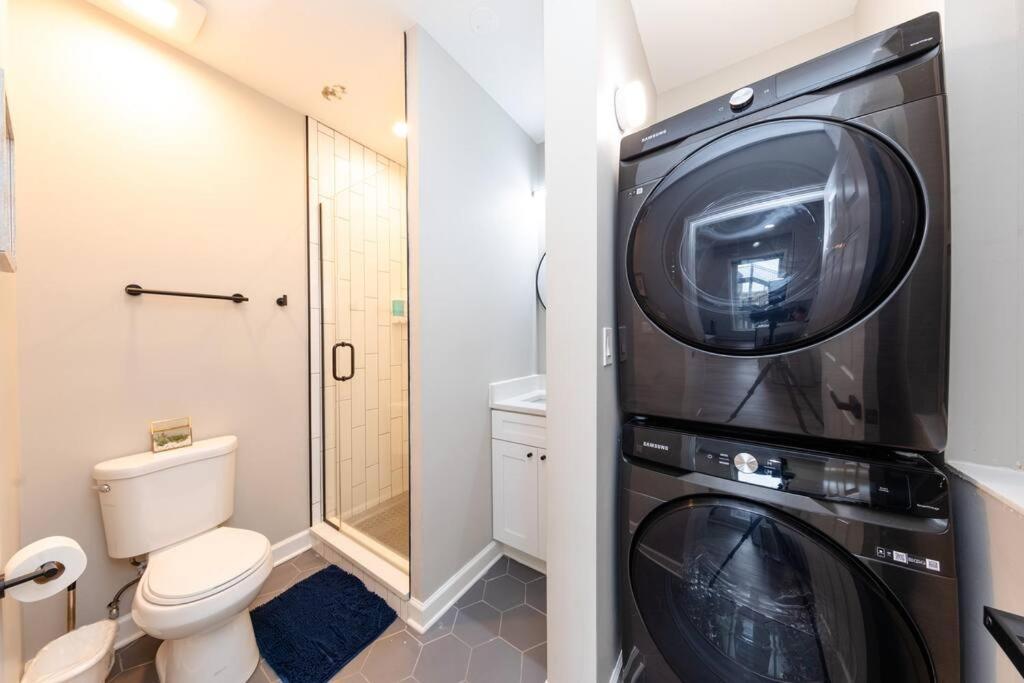 The Secret West Loop Oasis For Up To 4 Guests With 4k Smart Hdtv *