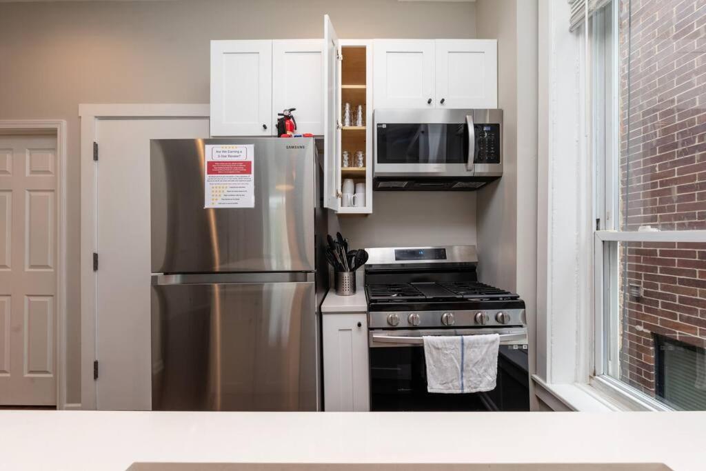 The Secret West Loop Oasis With In-unit Washer And Dryer For Up To 6 Guests Apartment Chicago