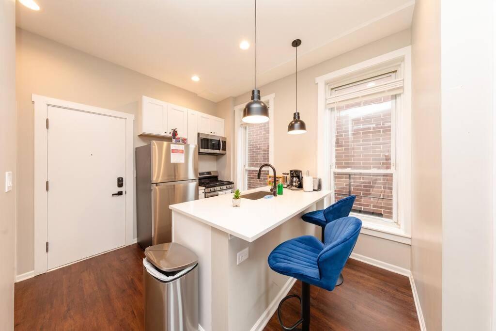 Apartment The Secret West Loop Oasis With In-unit Washer And Dryer For Up To 6 Guests *