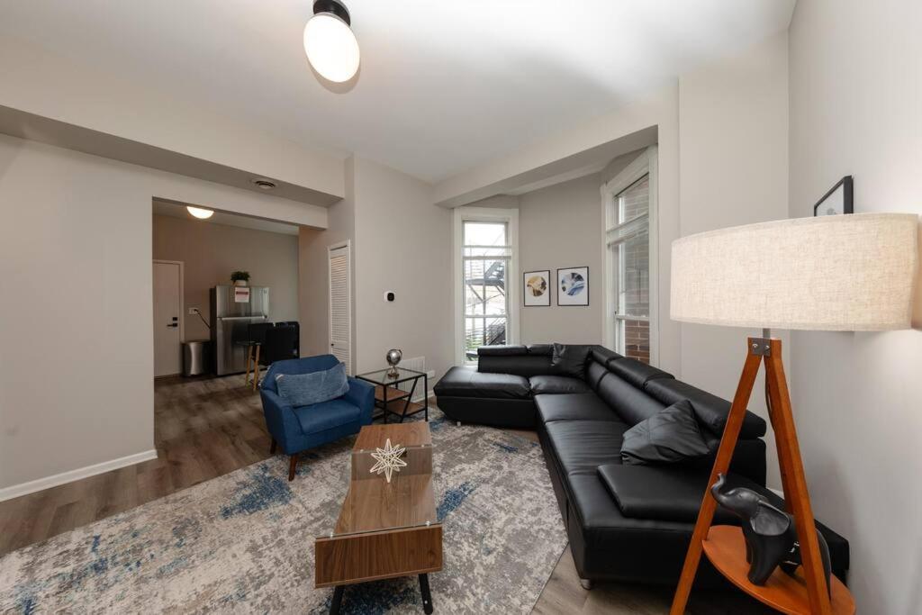 The Secret West Loop Oasis For Up To 4 Guests - 5 Minutes To United Center! Apartment *