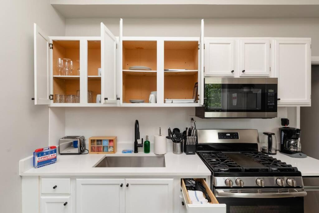 The Secret West Loop Oasis For Up To 4 Guests - 5 Minutes To United Center! Apartment *