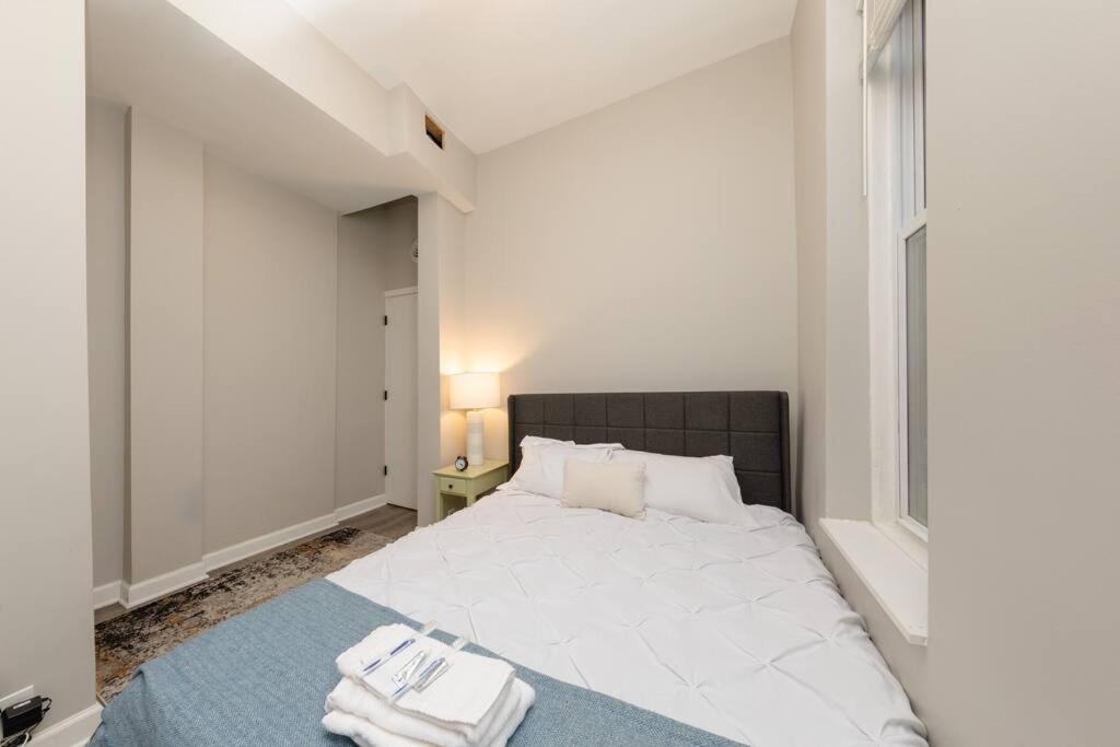 The Secret West Loop Oasis For Up To 4 Guests - 5 Minutes To United Center! Apartment Chicago
