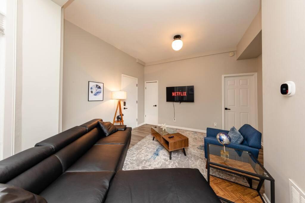 The Secret West Loop Oasis For Up To 4 Guests - 5 Minutes To United Center! Chicago