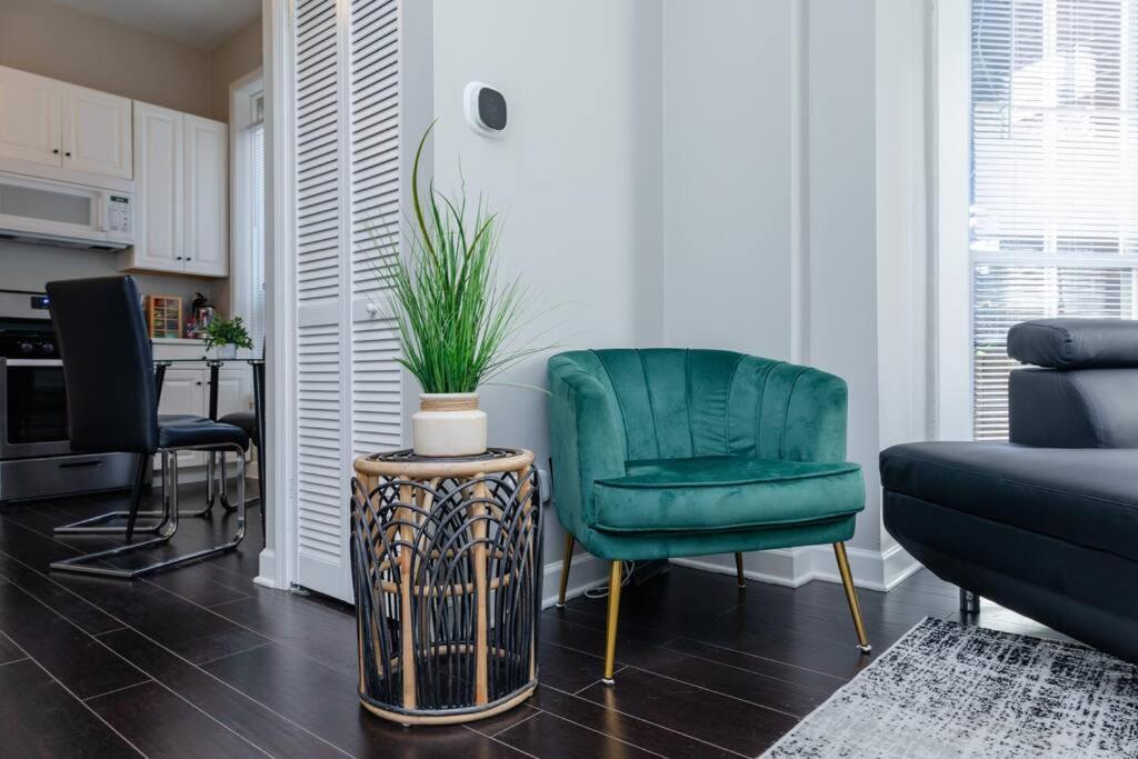 The Secret West Loop Oasis For Up To 4 Guests Appartement