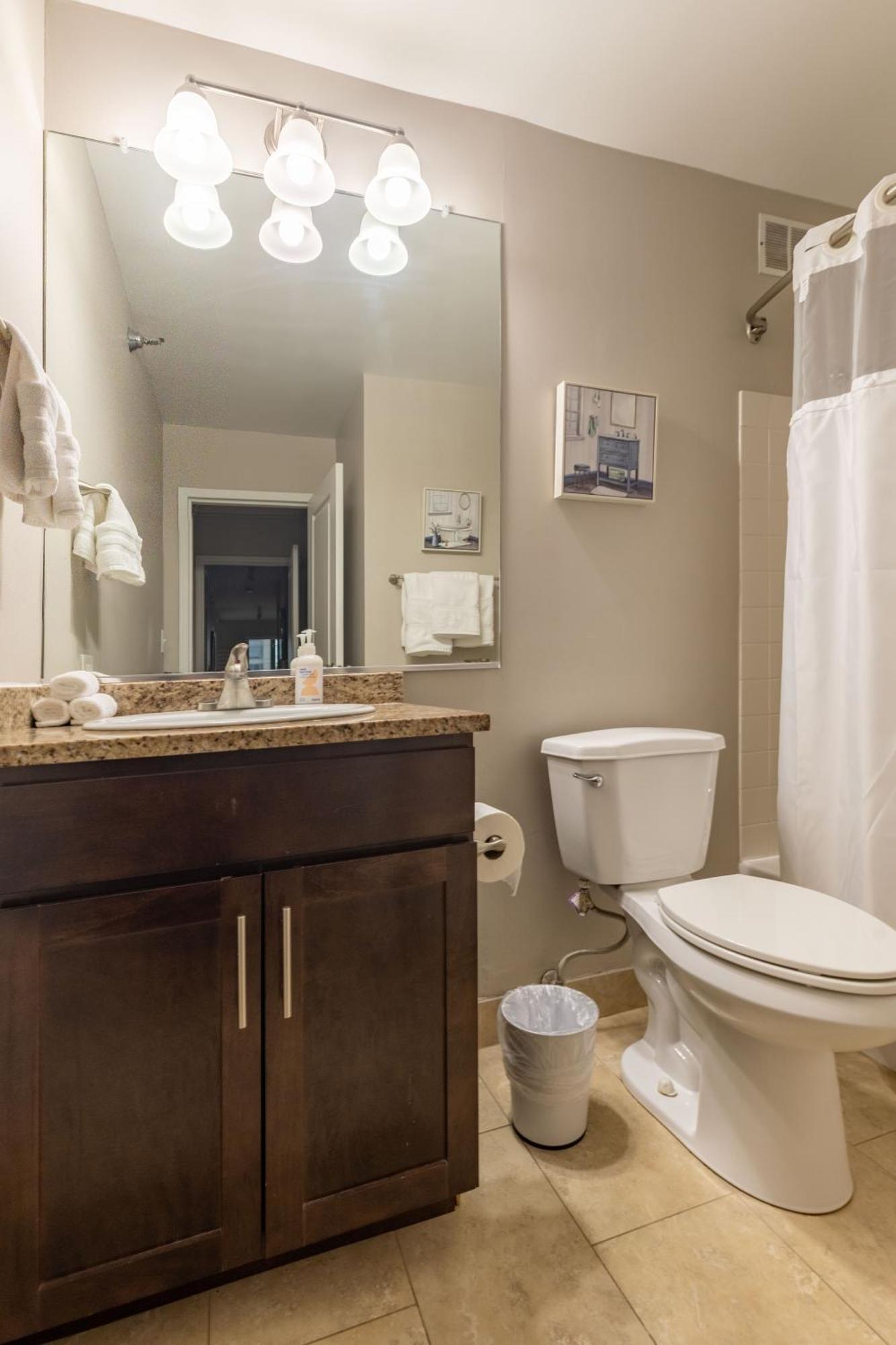 Captivating With Pier Views, Pool And Gym Apartamento