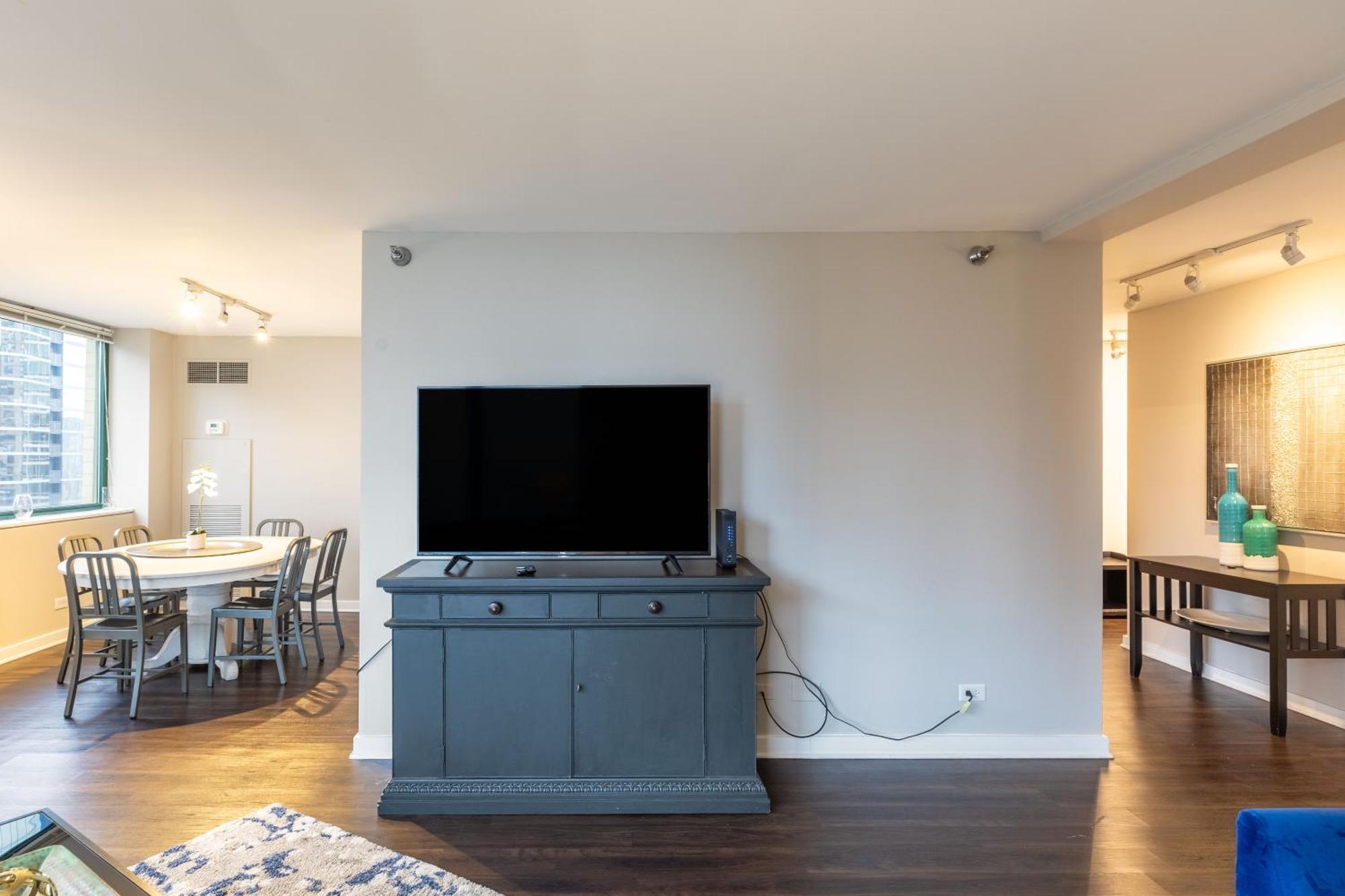 Apartamento Captivating With Pier Views, Pool And Gym Chicago