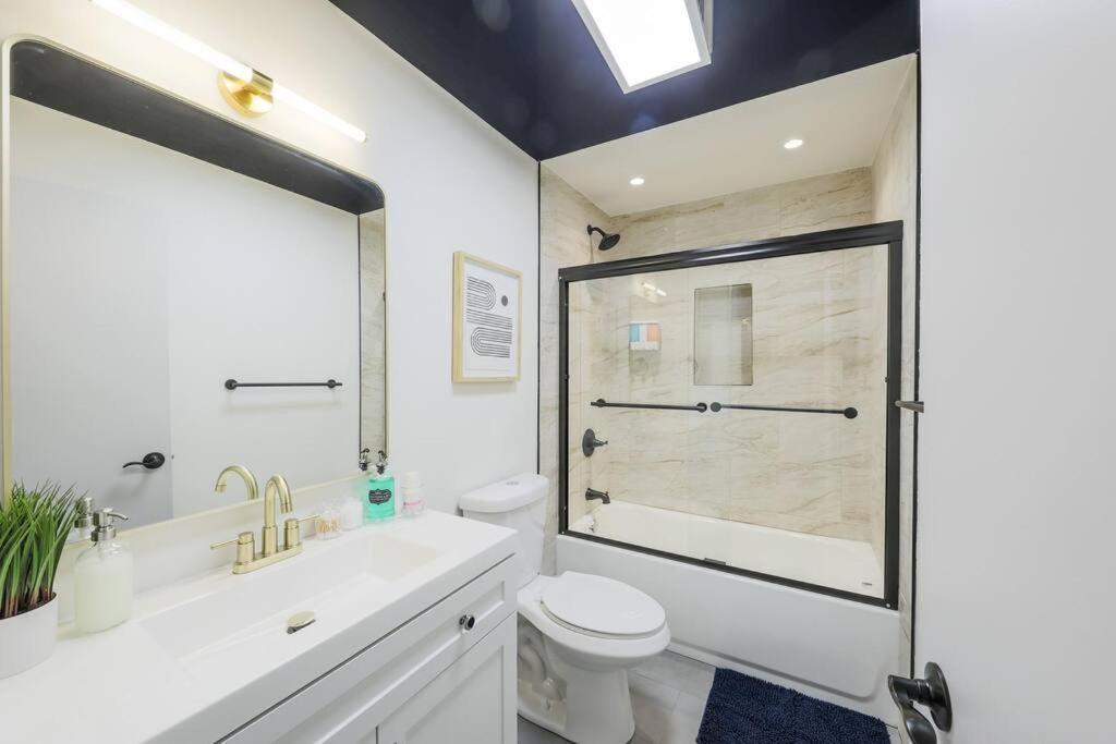Luxury 6Br Loft Suite Perfect For 12 Guests With Skyline Views, Optional Parking And Gym Access Near Mccormick Place And Soldier Field Chicago