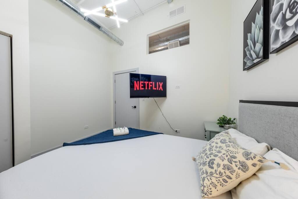 Luxury 6Br Loft Suite Perfect For 12 Guests With Skyline Views, Optional Parking And Gym Access Near Mccormick Place And Soldier Field