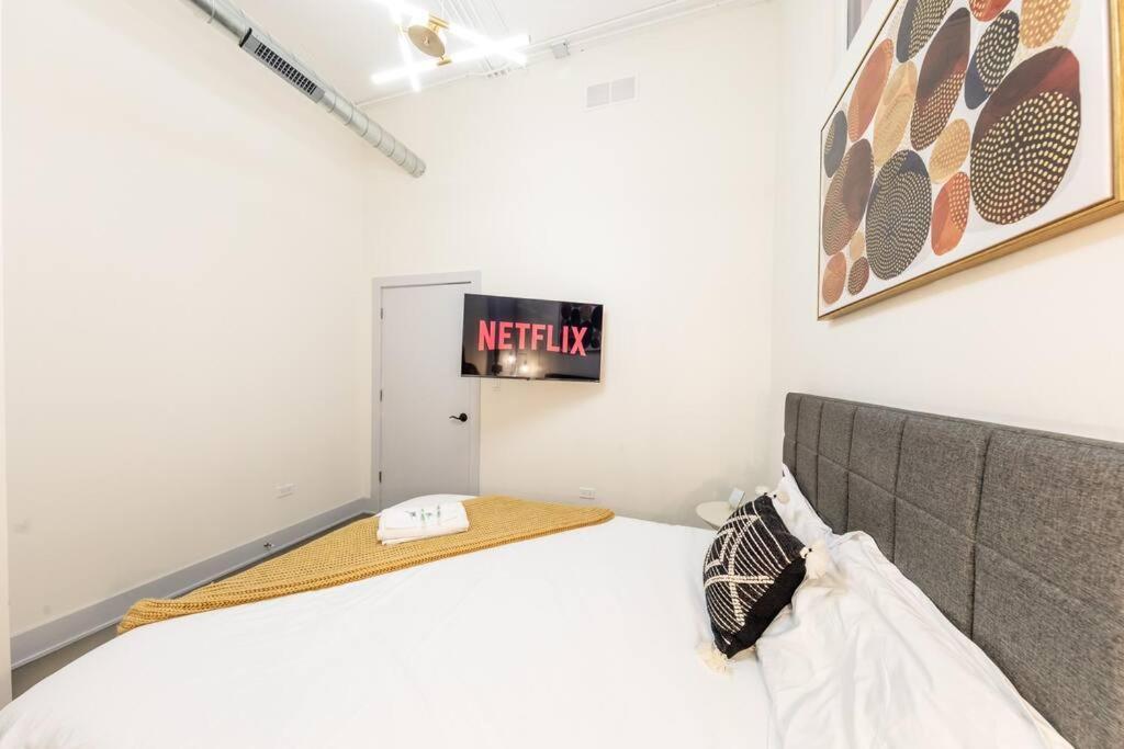 Apartment Luxury 6Br Loft Suite Perfect For 12 Guests With Skyline Views, Optional Parking And Gym Access Near Mccormick Place And Soldier Field Chicago