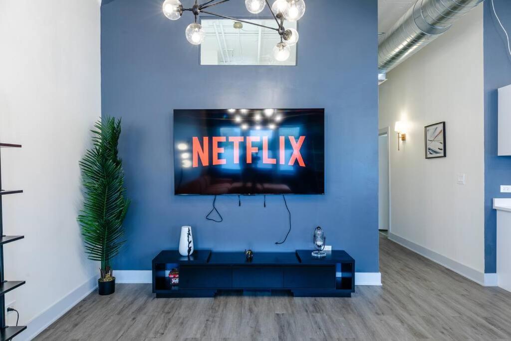 Apartment Luxury 6Br Loft Suite Perfect For 12 Guests With Skyline Views, Optional Parking And Gym Access Near Mccormick Place And Soldier Field Chicago