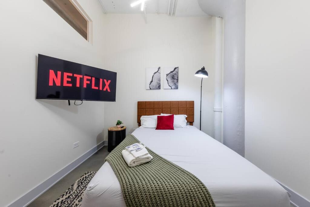 Luxury 6Br Loft Suite Perfect For 12 Guests With Skyline Views, Optional Parking And Gym Access Near Mccormick Place And Soldier Field Apartment Chicago