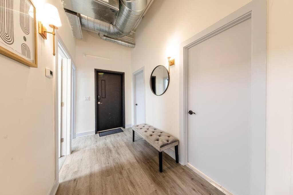 Luxury 6Br Loft Suite Perfect For 12 Guests With Skyline Views, Optional Parking And Gym Access Near Mccormick Place And Soldier Field Apartment Chicago