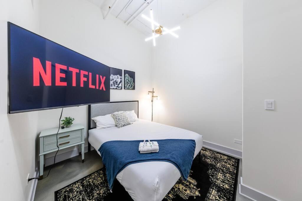 Luxury 6Br Loft Suite Perfect For 12 Guests With Skyline Views, Optional Parking And Gym Access Near Mccormick Place And Soldier Field Apartment Chicago