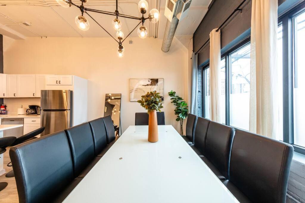 Luxury 6Br Loft Suite Perfect For 12 Guests With Skyline Views, Optional Parking And Gym Access Near Mccormick Place And Soldier Field Apartment *