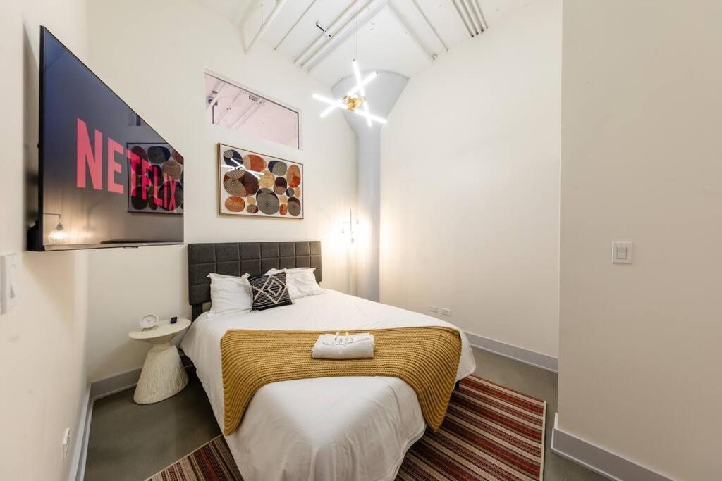 Luxury 6Br Loft Suite Perfect For 12 Guests With Skyline Views, Optional Parking And Gym Access Near Mccormick Place And Soldier Field