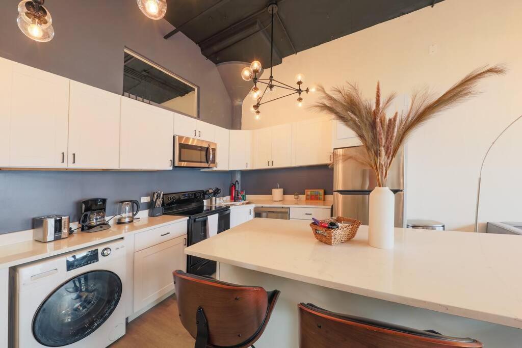 Mccormick 3br/2ba Luxury For Up To 8 Guests With Optional Parking And Gym Access Apartamento Chicago