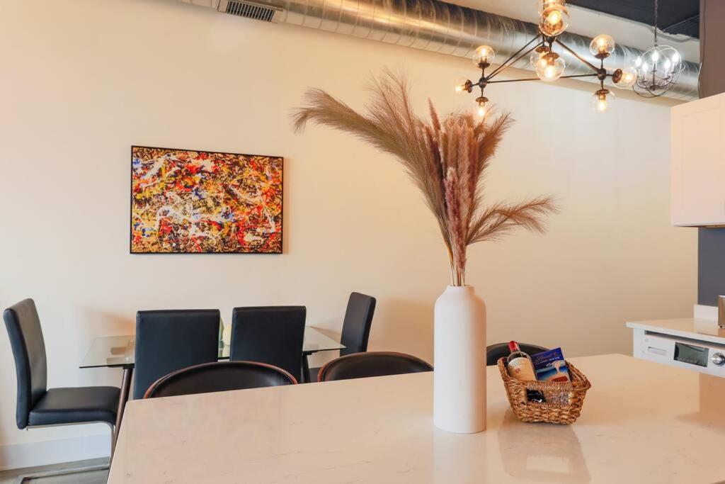 Mccormick 3br/2ba Luxury For Up To 8 Guests With Optional Parking And Gym Access Apartamento Chicago