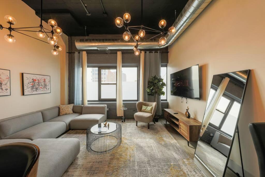 Mccormick 3br/2ba Luxury For Up To 8 Guests With Optional Parking And Gym Access Apartamento *