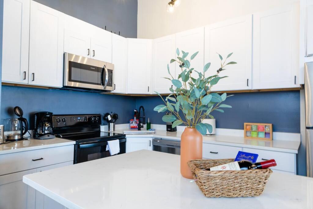 Spacious 5Br Luxury Suite Perfect For Group Sleeps 12 Near Mccormick Place, Grant Park And Soldier Field Apartment *