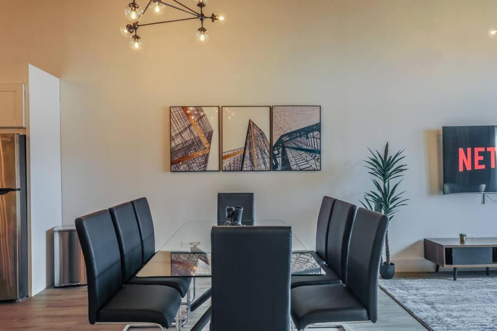 Apartment Spacious 5Br Luxury Suite Perfect For Group Sleeps 12 Near Mccormick Place, Grant Park And Soldier Field