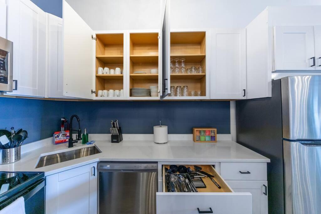 Spacious 5Br Luxury Suite Perfect For Group Sleeps 12 Near Mccormick Place, Grant Park And Soldier Field