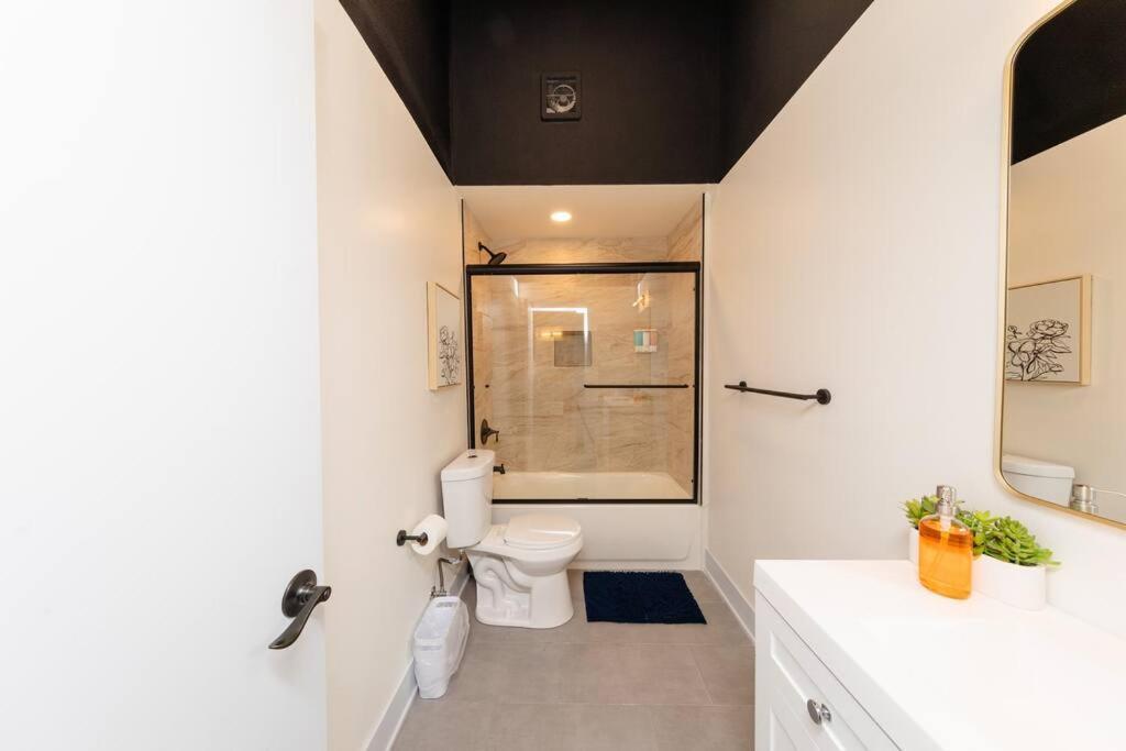 Spacious 5Br Luxury Suite Perfect For Group Sleeps 12 Near Mccormick Place, Grant Park And Soldier Field