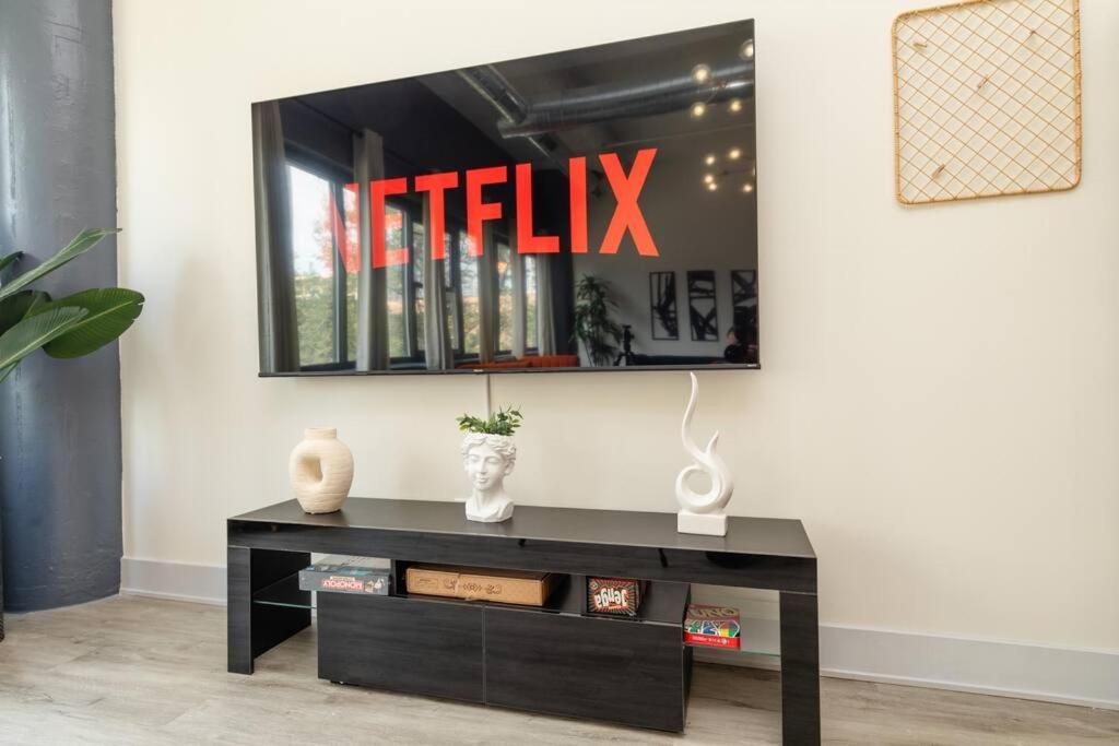Massive Luxury 5br Loft For Groups Up To 12 Guests With Optional Parking And Gym Access Near Mccormick Place And Soldier Field * Chicago