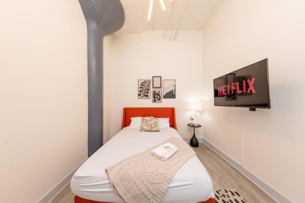 Massive Luxury 5br Loft For Groups Up To 12 Guests With Optional Parking And Gym Access Near Mccormick Place And Soldier Field Apartment *