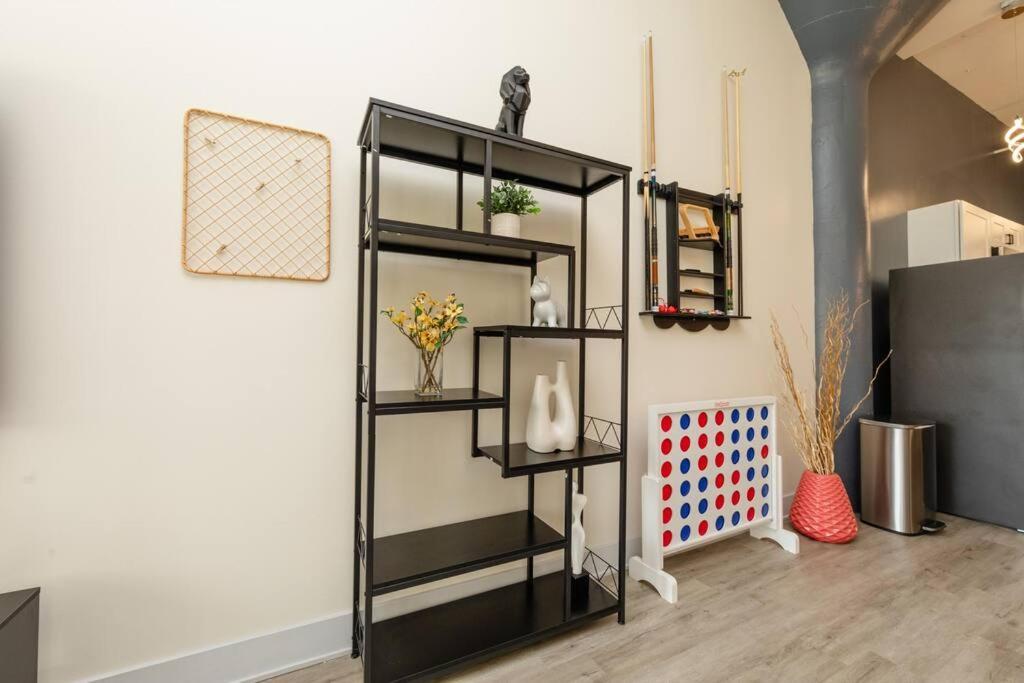 Massive Luxury 5br Loft For Groups Up To 12 Guests With Optional Parking And Gym Access Near Mccormick Place And Soldier Field Apartment