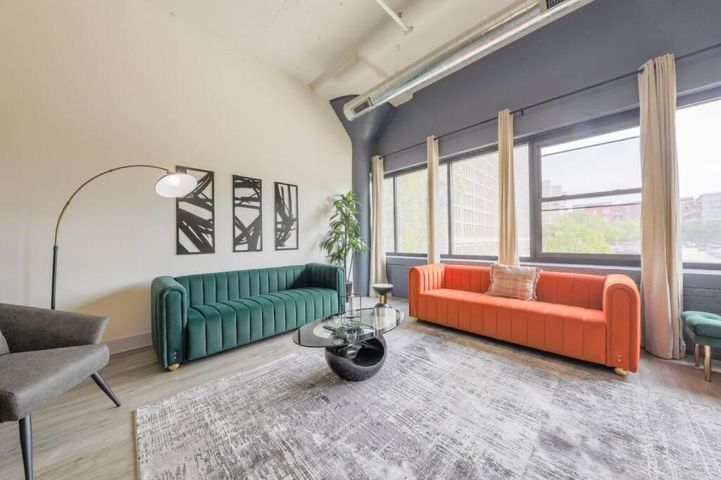 Massive Luxury 5br Loft For Groups Up To 12 Guests With Optional Parking And Gym Access Near Mccormick Place And Soldier Field Apartment *