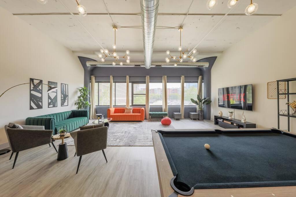 Massive Luxury 5br Loft For Groups Up To 12 Guests With Optional Parking And Gym Access Near Mccormick Place And Soldier Field * Chicago
