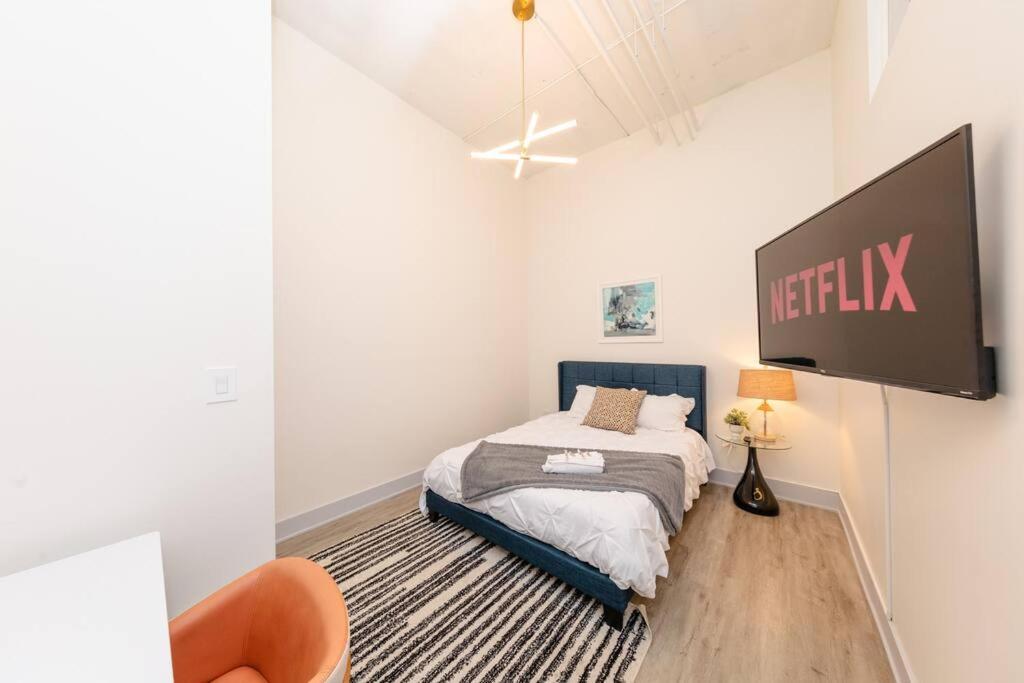 Apartment Massive Luxury 5br Loft For Groups Up To 12 Guests With Optional Parking And Gym Access Near Mccormick Place And Soldier Field Chicago