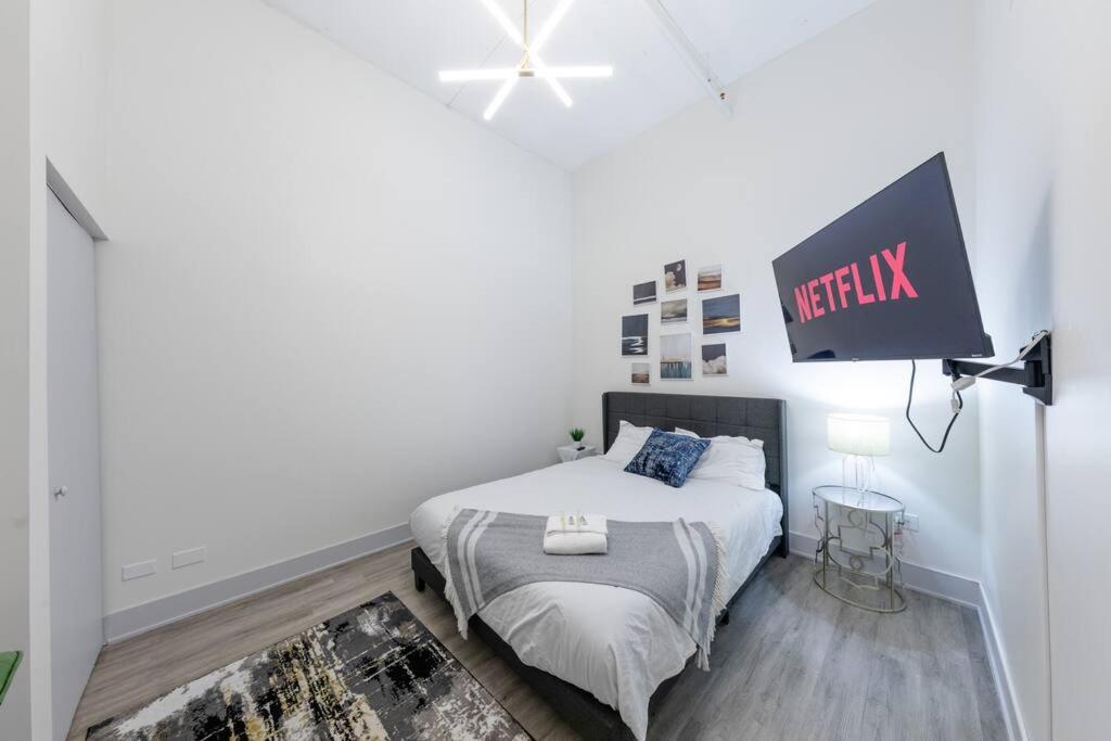 Apartment Luxurious 5Br Suite Perfect For Group Of 12 Guests With Pool Table, Optional Parking And Gym Access Near Mccormick Place And Soldier Field