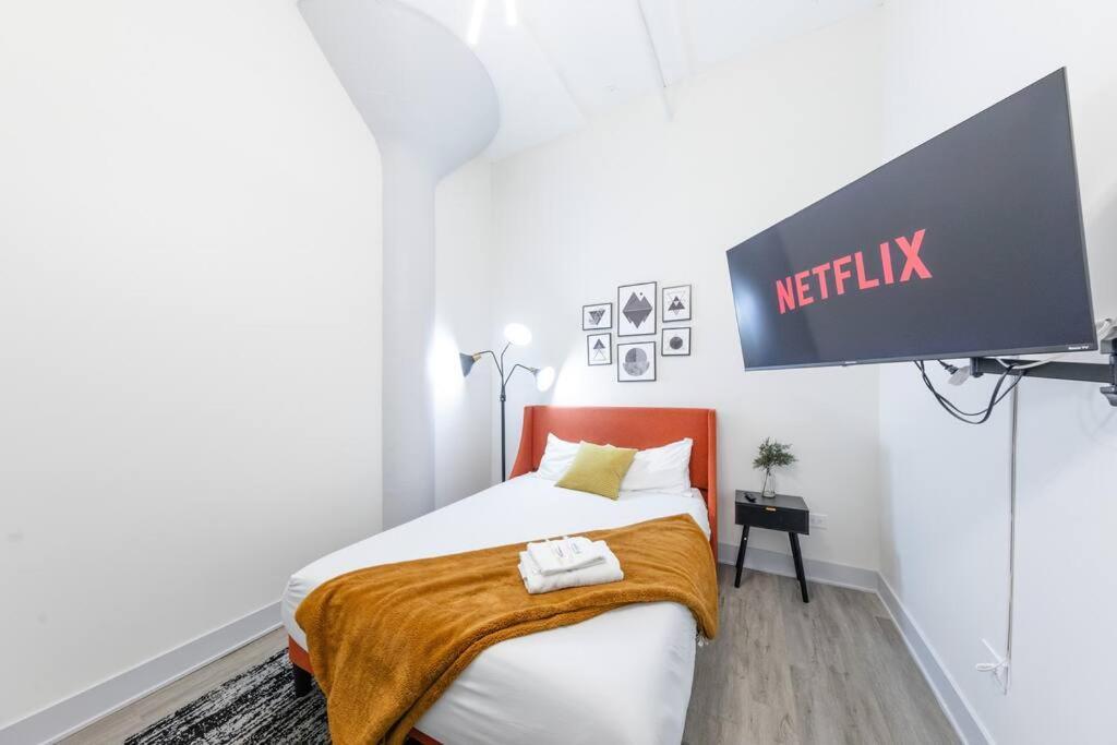 Luxurious 5Br Suite Perfect For Group Of 12 Guests With Pool Table, Optional Parking And Gym Access Near Mccormick Place And Soldier Field Chicago