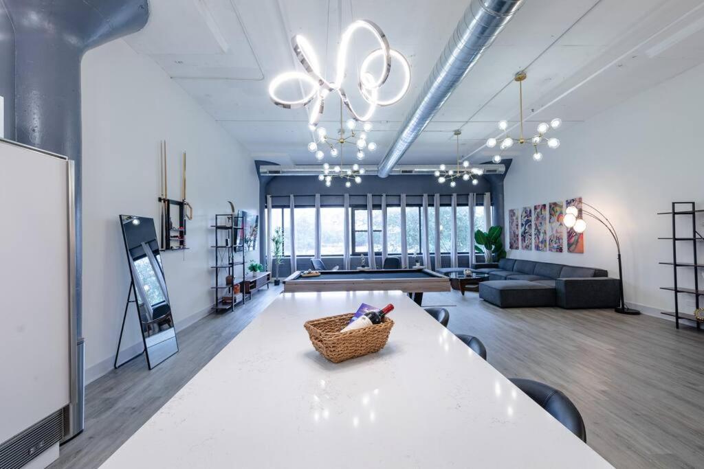 Apartment Luxurious 5Br Suite Perfect For Group Of 12 Guests With Pool Table, Optional Parking And Gym Access Near Mccormick Place And Soldier Field Chicago