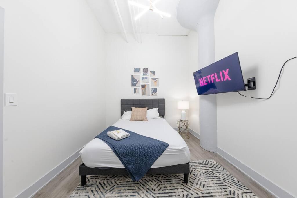 Luxurious 5Br Suite Perfect For Group Of 12 Guests With Pool Table, Optional Parking And Gym Access Near Mccormick Place And Soldier Field Apartment Chicago
