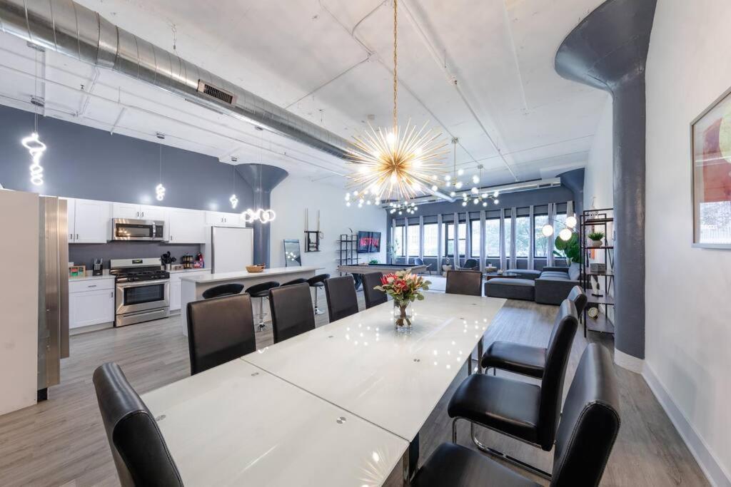 Apartment Luxurious 5Br Suite Perfect For Group Of 12 Guests With Pool Table, Optional Parking And Gym Access Near Mccormick Place And Soldier Field *