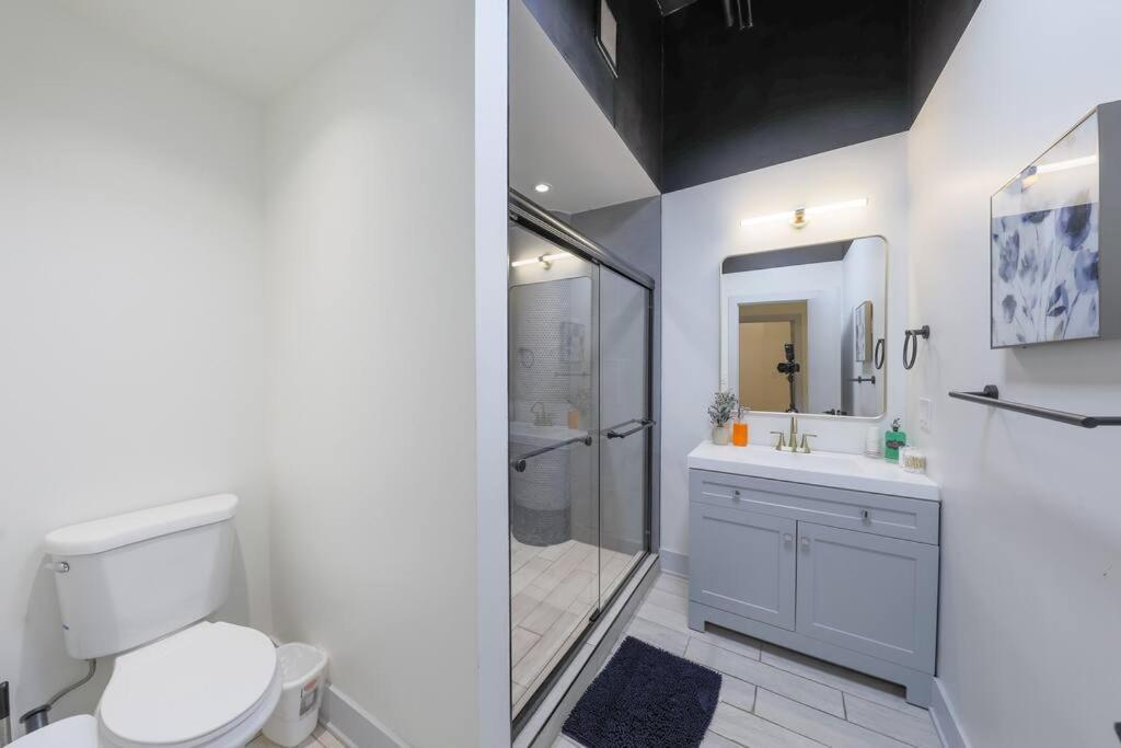 Apartment Luxurious 5Br Suite Perfect For Group Of 12 Guests With Pool Table, Optional Parking And Gym Access Near Mccormick Place And Soldier Field