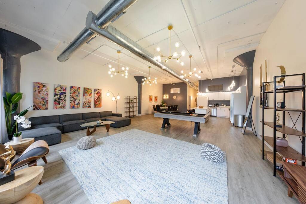Apartment Luxurious 5Br Suite Perfect For Group Of 12 Guests With Pool Table, Optional Parking And Gym Access Near Mccormick Place And Soldier Field Chicago