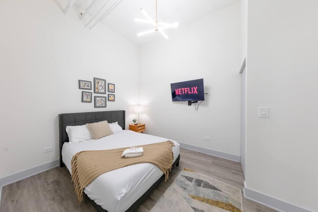 Apartment Luxurious 5Br Suite Perfect For Group Of 12 Guests With Pool Table, Optional Parking And Gym Access Near Mccormick Place And Soldier Field